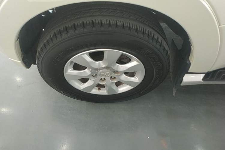 Used Mitsubishi Pajero 2016 3.0L Automatic Standard Version China V Standard Left Front Wheel Hub