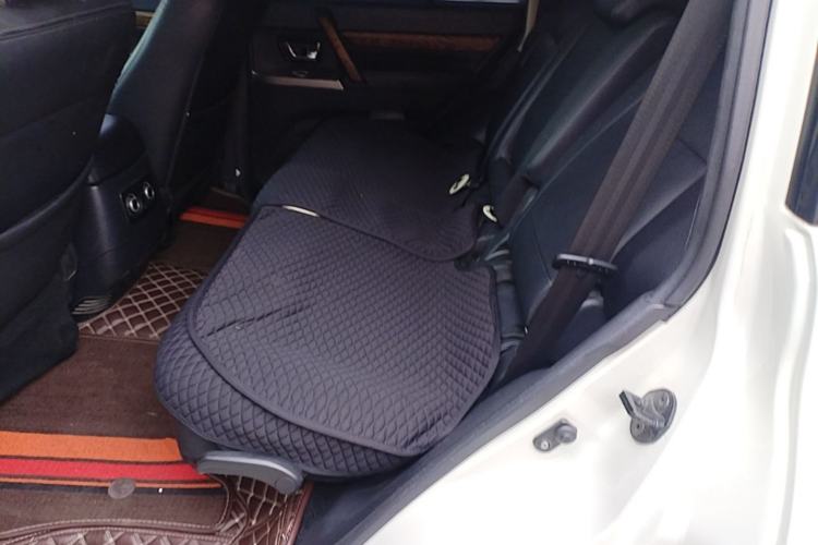 Used Mitsubishi Pajero 2016 3.0L Automatic Prestige Version China V Standard Left Rear Seat