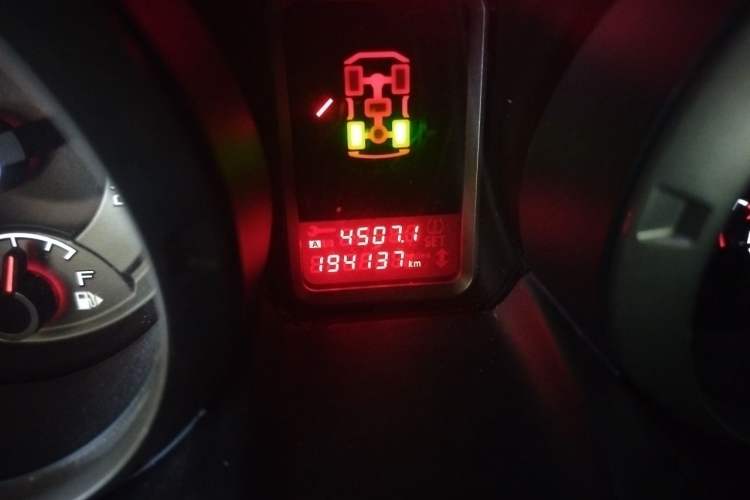 Used Mitsubishi Pajero 2016 3.0L Automatic Standard Version China IV Standard Odometer Close Up
