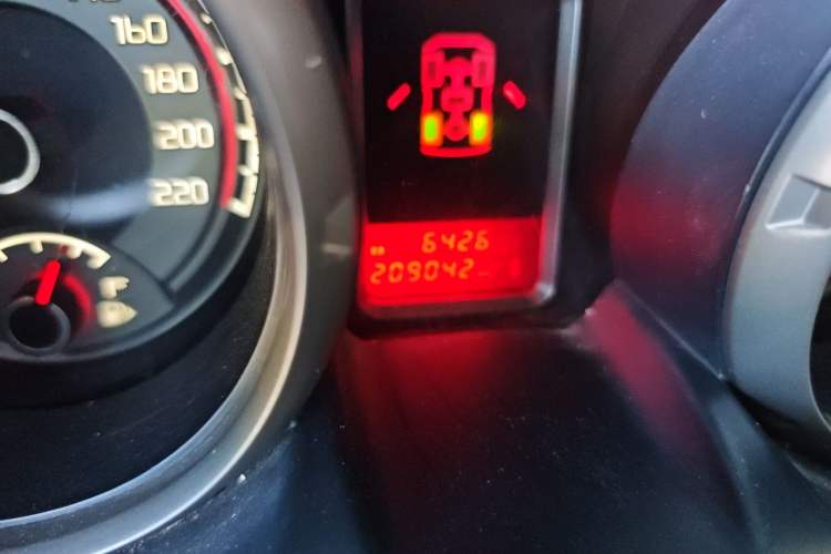 Used Mitsubishi Pajero 2016 3.0L Automatic Standard Version China V Standard Odometer Close Up