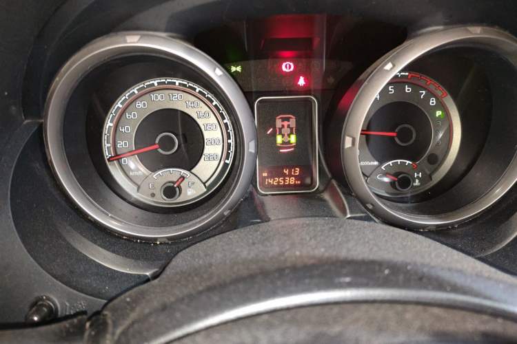 Used Mitsubishi Pajero 2016 3.0L Automatic Prestige Version China V Standard Odometer Close Up