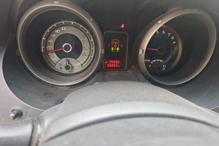 Used Mitsubishi Pajero 2016 3.0L Automatic Luxury Version China V Standard Odometer Close Up