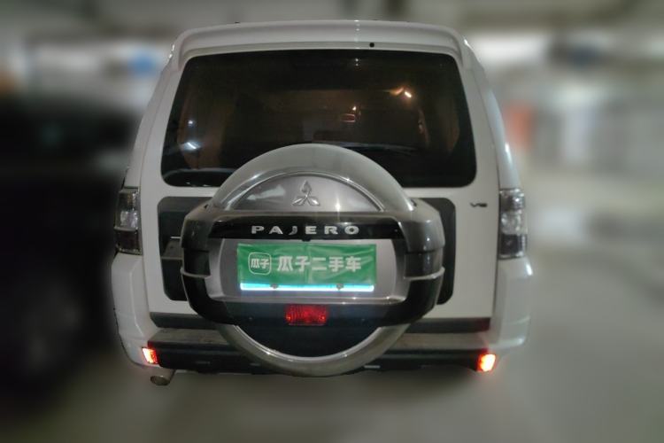 Used Mitsubishi Pajero 2016 3.0L Automatic Standard Version China V Standard Rear