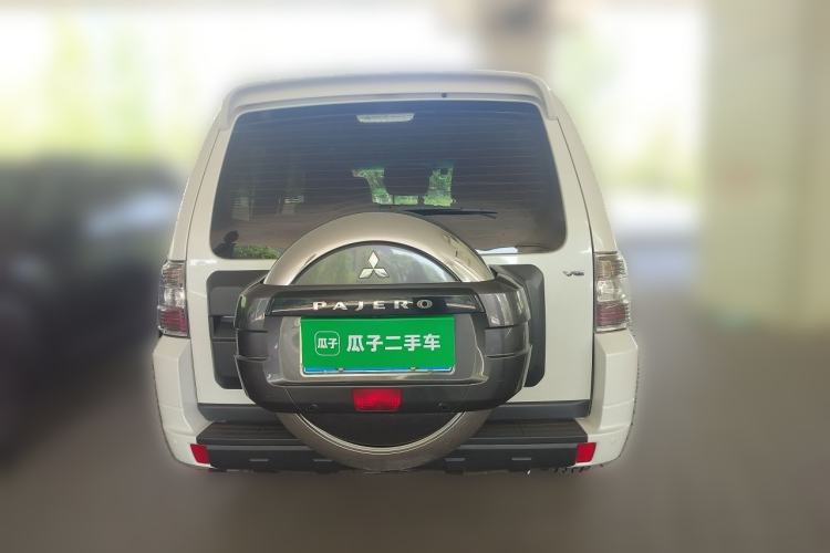 Used Mitsubishi Pajero 2016 3.0L Automatic Standard Version China IV Standard Rear