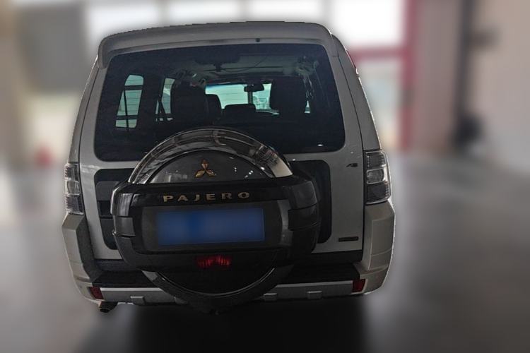 Used Mitsubishi Pajero 2016 3.0L Automatic Prestige Version China V Standard Rear