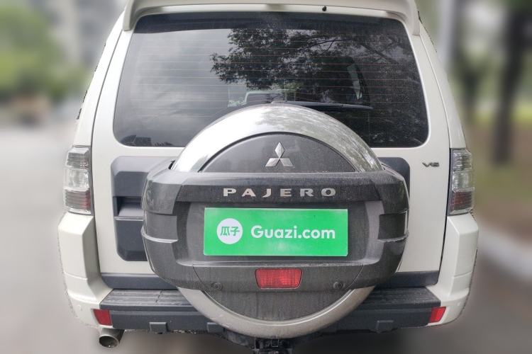 Used Mitsubishi Pajero 2016 3.0L Automatic Standard Version China V Standard Rear