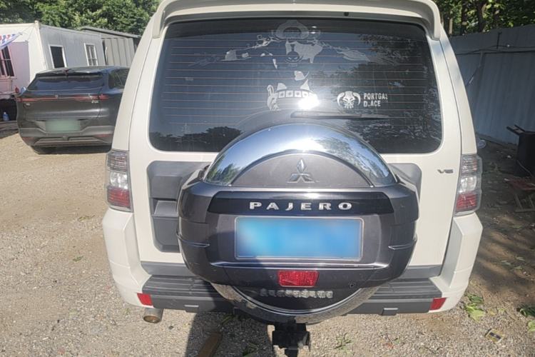 Used Mitsubishi Pajero 2016 3.0L Automatic Standard Version China V Standard Rear