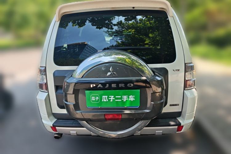 Used Mitsubishi Pajero 2016 3.0L Automatic Luxury Version China V Standard Rear