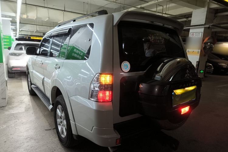 Used Mitsubishi Pajero 2016 3.0L Automatic Standard Version China IV Standard Rear Left 45 Deg