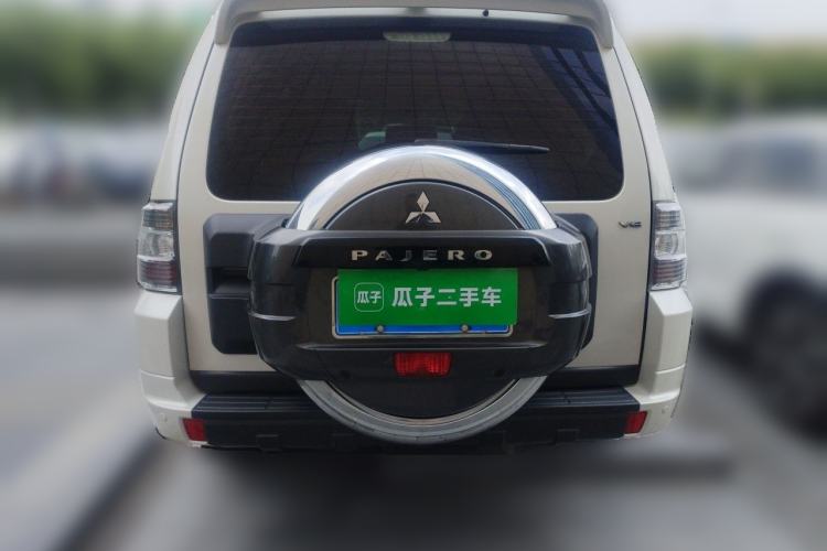 Used Mitsubishi Pajero 2016 3.0L Automatic Standard Version China V Standard Rear