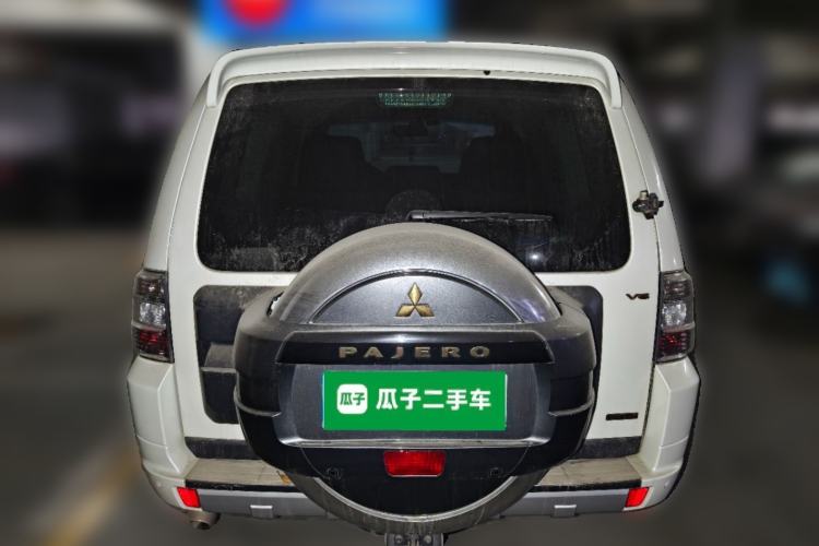 Used Mitsubishi Pajero 2016 3.0L Automatic Prestige Version China V Standard Rear