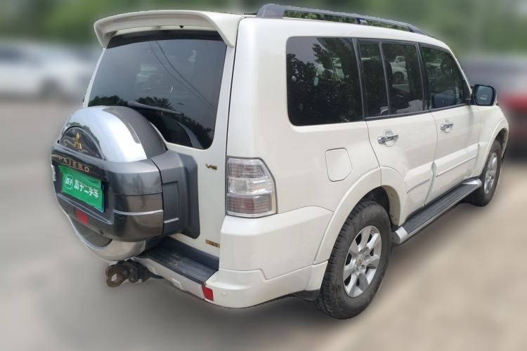 Used Mitsubishi Pajero 2016 3.0L Automatic Prestige Version China V Standard Rear Right 45 Deg