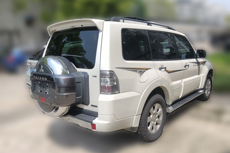 Used Mitsubishi Pajero 2016 3.0L Automatic Luxury Edition China IV Rear Right 45 Deg