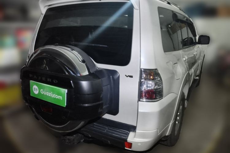 Used Mitsubishi Pajero 2016 3.0L Automatic Standard Version China V Standard Rear Right 45 Deg