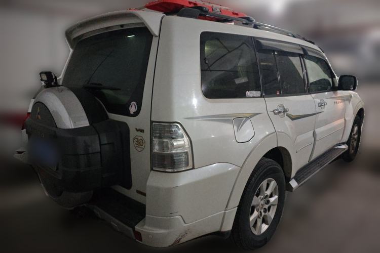 Used Mitsubishi Pajero 2016 3.0L Automatic Prestige Version China V Standard Rear Right 45 Deg