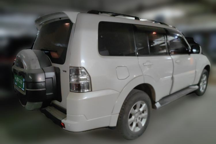 Used Mitsubishi Pajero 2016 3.0L Automatic Standard Version China V Standard Rear Right 45 Deg