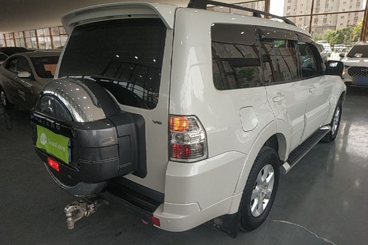 Used Mitsubishi Pajero 2016 3.0L Automatic Standard Version China V Standard Rear Right 45 Deg