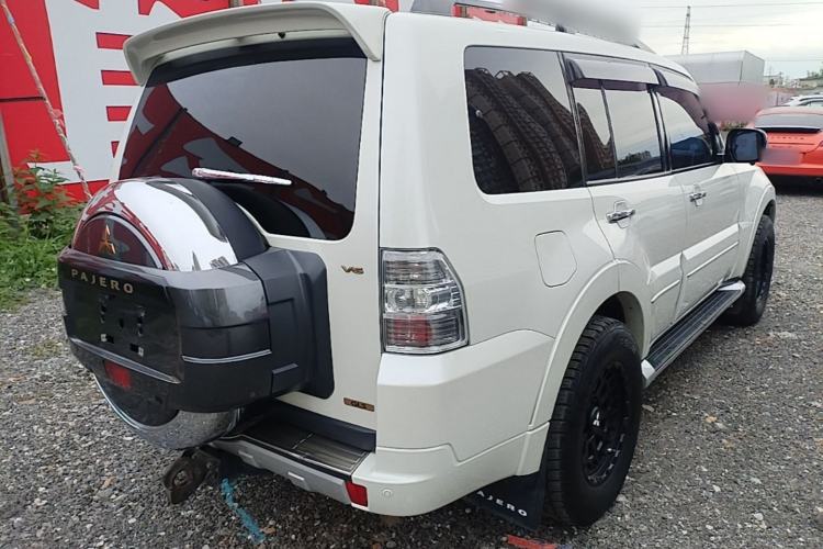 Used Mitsubishi Pajero 2016 3.0L Automatic Prestige Version China V Standard Rear Right 45 Deg