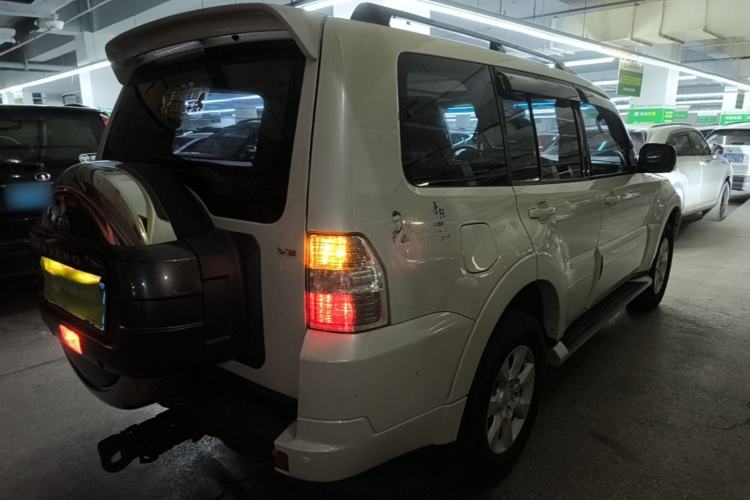 Used Mitsubishi Pajero 2016 3.0L Automatic Standard Version China IV Standard Rear Right 45 Deg