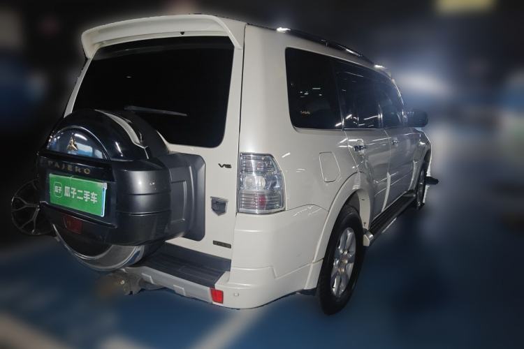 Used Mitsubishi Pajero 2016 3.0L Automatic Prestige Version China IV Standard Rear Right 45 Deg