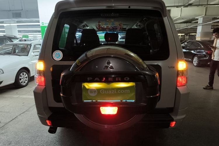 Used Mitsubishi Pajero 2016 3.0L Automatic Standard Version China IV Standard Rear