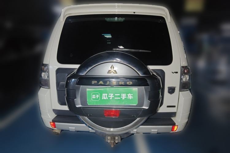 Used Mitsubishi Pajero 2016 3.0L Automatic Prestige Version China IV Standard Rear