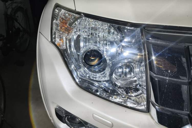 Used Mitsubishi Pajero 2016 3.0L Automatic Standard Version China V Standard Right Front Headlight