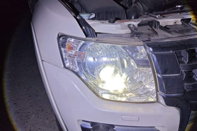 Used Mitsubishi Pajero 2016 3.0L Automatic Prestige Version China V Standard Right Front Headlight