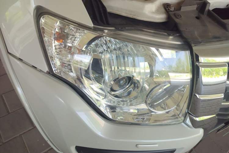 Used Mitsubishi Pajero 2016 3.0L Automatic Standard Version China IV Standard Right Front Headlight