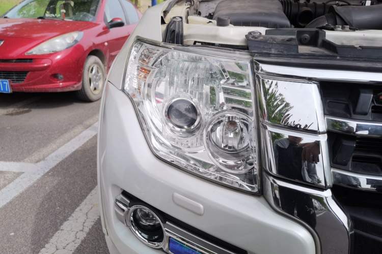 Used Mitsubishi Pajero 2016 3.0L Automatic Standard Version China V Standard Right Front Headlight