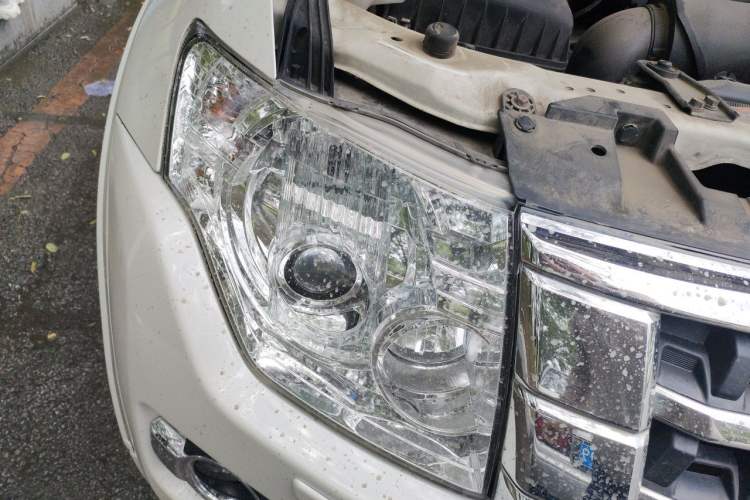 Used Mitsubishi Pajero 2016 3.0L Automatic Standard Version China V Standard Right Front Headlight
