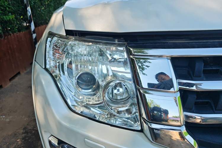 Used Mitsubishi Pajero 2016 3.0L Automatic Standard Version China V Standard Right Front Headlight