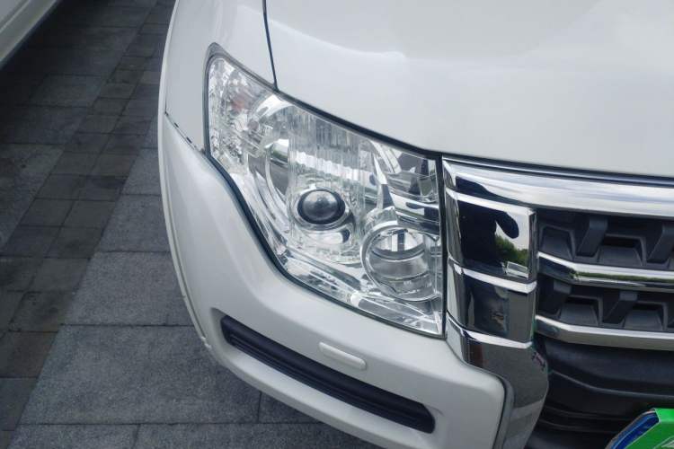Used Mitsubishi Pajero 2016 3.0L Automatic Standard Version China V Standard Right Front Headlight