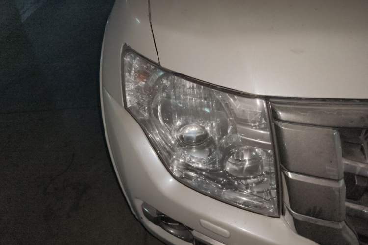 Used Mitsubishi Pajero 2016 3.0L Automatic Prestige Version China V Standard Right Front Headlight