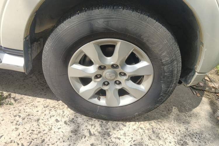 Used Mitsubishi Pajero 2016 3.0L Automatic Luxury Edition China IV Right Front Wheel Hub