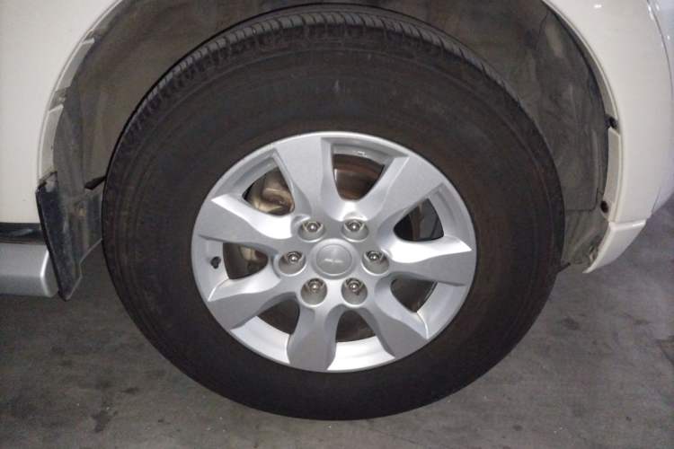 Used Mitsubishi Pajero 2016 3.0L Automatic Standard Version China V Standard Right Front Wheel Hub