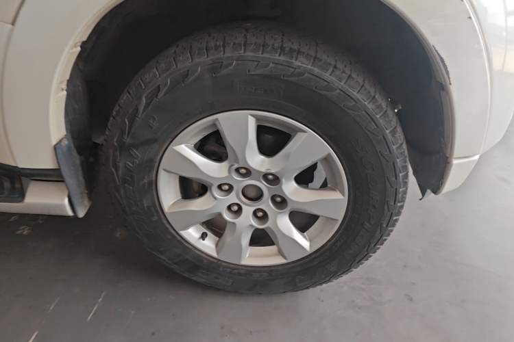 Used Mitsubishi Pajero 2016 3.0L Automatic Prestige Version China V Standard Right Front Wheel Hub