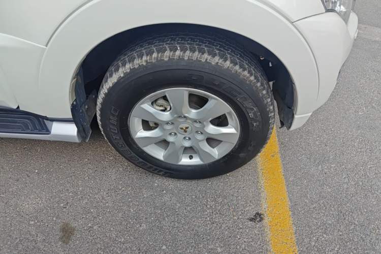 Used Mitsubishi Pajero 2016 3.0L Automatic Prestige Version China V Standard Right Front Wheel Hub