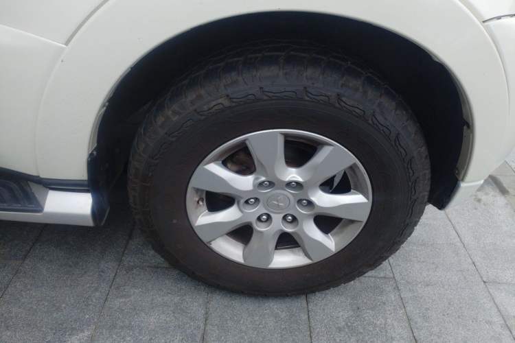Used Mitsubishi Pajero 2016 3.0L Automatic Standard Version China V Standard Right Front Wheel Hub