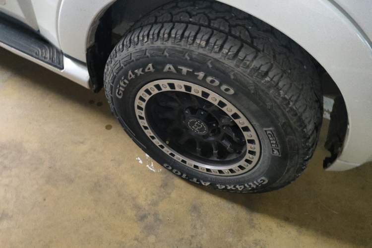 Used Mitsubishi Pajero 2016 3.0L Automatic Prestige Version China V Standard Right Front Wheel Hub