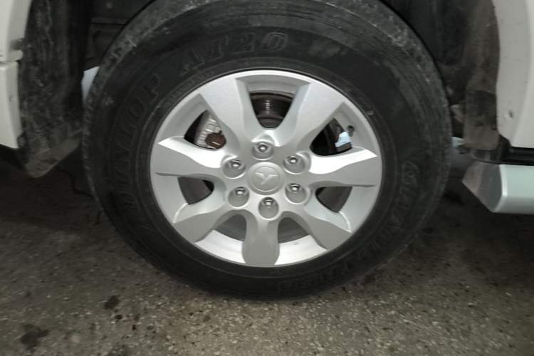 Used Mitsubishi Pajero 2016 3.0L Automatic Standard Version China IV Standard Right Rear Wheel Hub