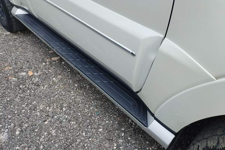 Used Mitsubishi Pajero 2016 3.0L Automatic Prestige Version China V Standard Right Side Sill