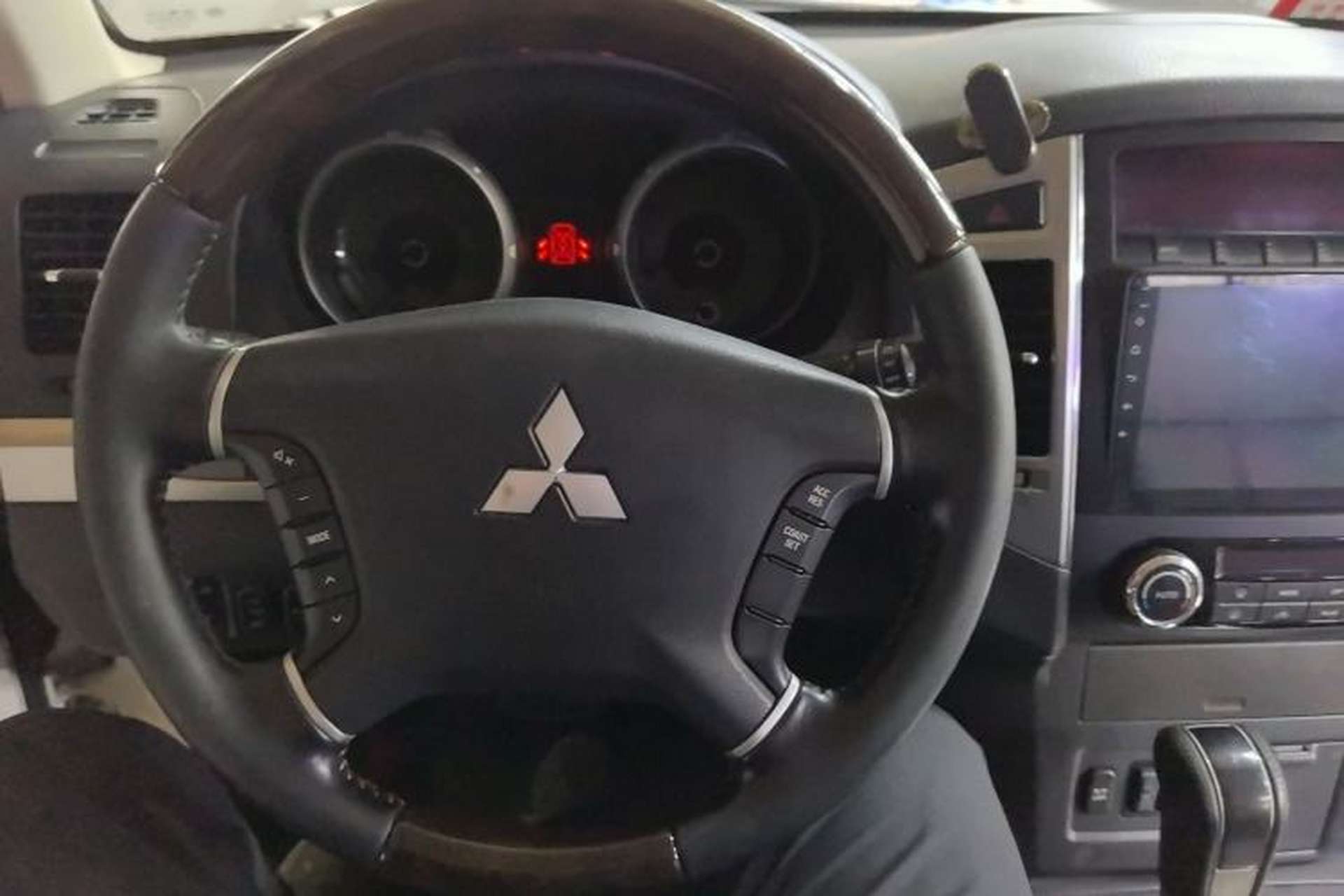 Used Mitsubishi Pajero 2016 3.0L Automatic Prestige Version China V Standard Steering Wheel
