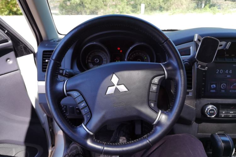 Used Mitsubishi Pajero 2016 3.0L Automatic Standard Version China V Standard Steering Wheel