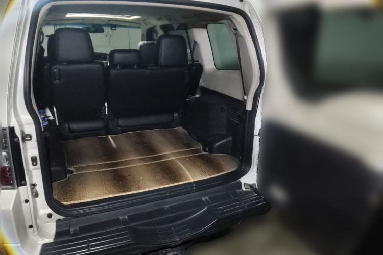 Used Mitsubishi Pajero 2016 3.0L Automatic Standard Version China V Standard Trunk