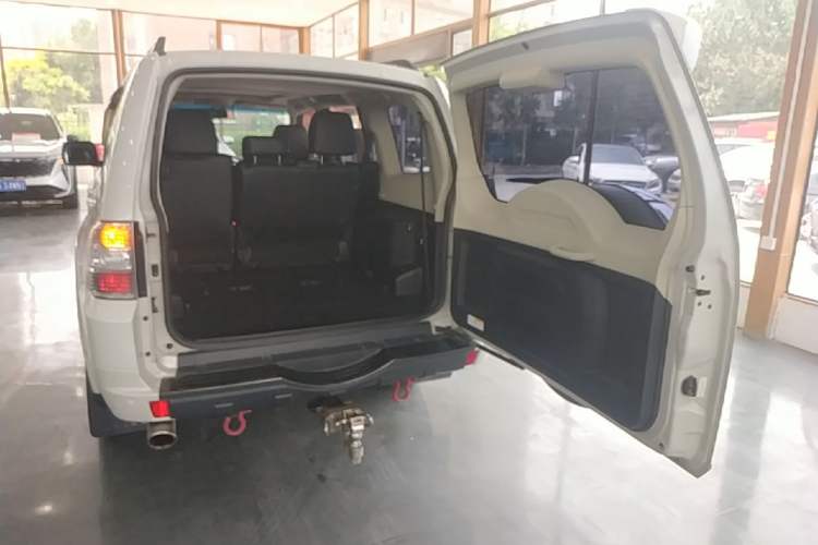 Used Mitsubishi Pajero 2016 3.0L Automatic Standard Version China V Standard Trunk
