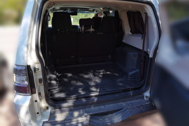 Used Mitsubishi Pajero 2016 3.0L Automatic Standard Version China V Standard Trunk