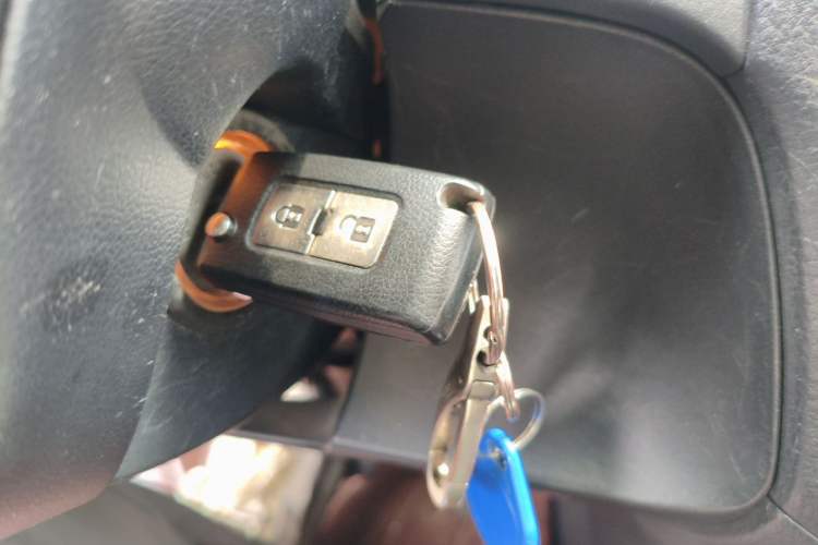 Used Mitsubishi Pajero 2016 3.0L Automatic Prestige Version China V Standard Vehicle Key