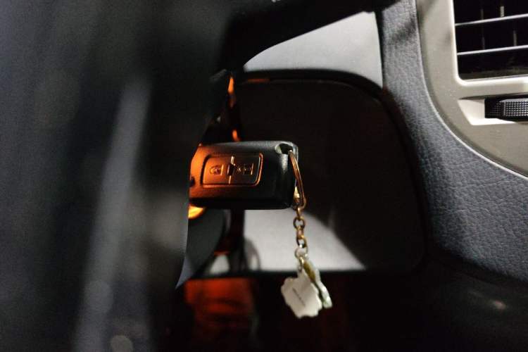 Used Mitsubishi Pajero 2016 3.0L Automatic Prestige Version China V Standard Vehicle Key