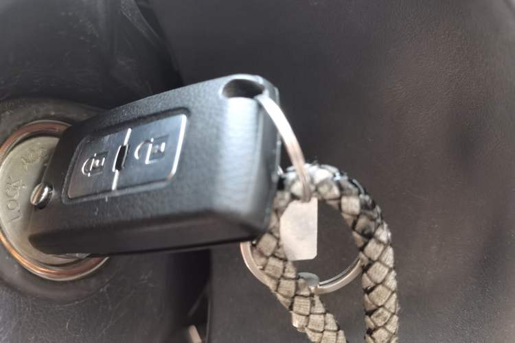 Used Mitsubishi Pajero 2016 3.0L Automatic Prestige Version China V Standard Vehicle Key